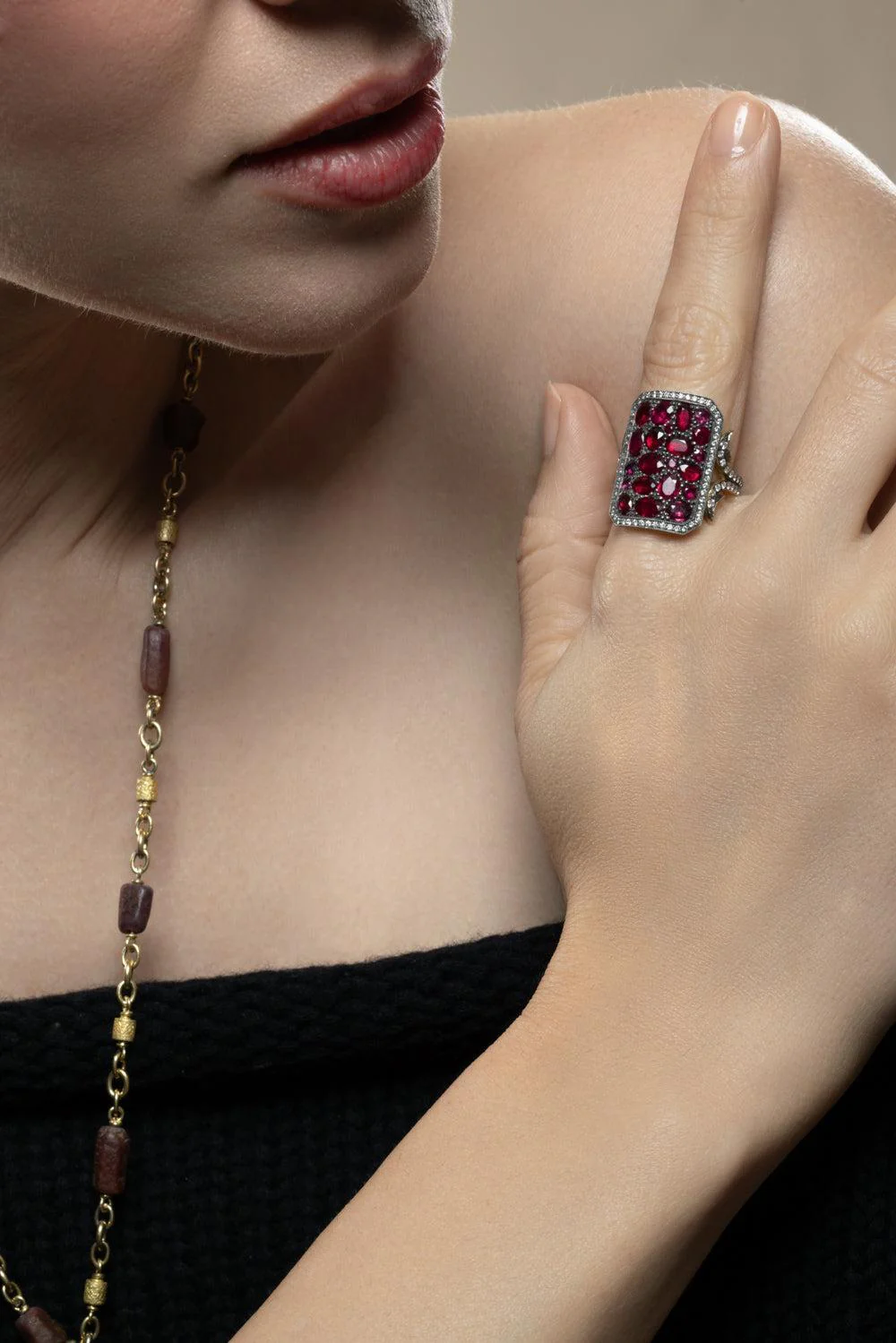 Ruby Diamond Ten Table Short Ring - Image 2