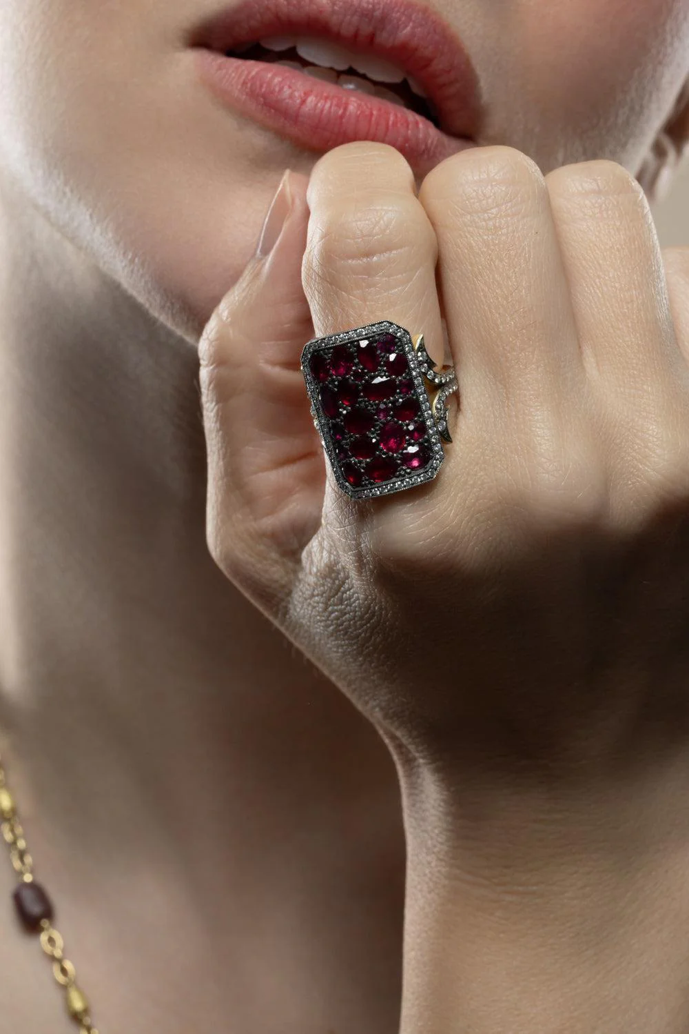 Ruby Diamond Ten Table Short Ring - Image 3