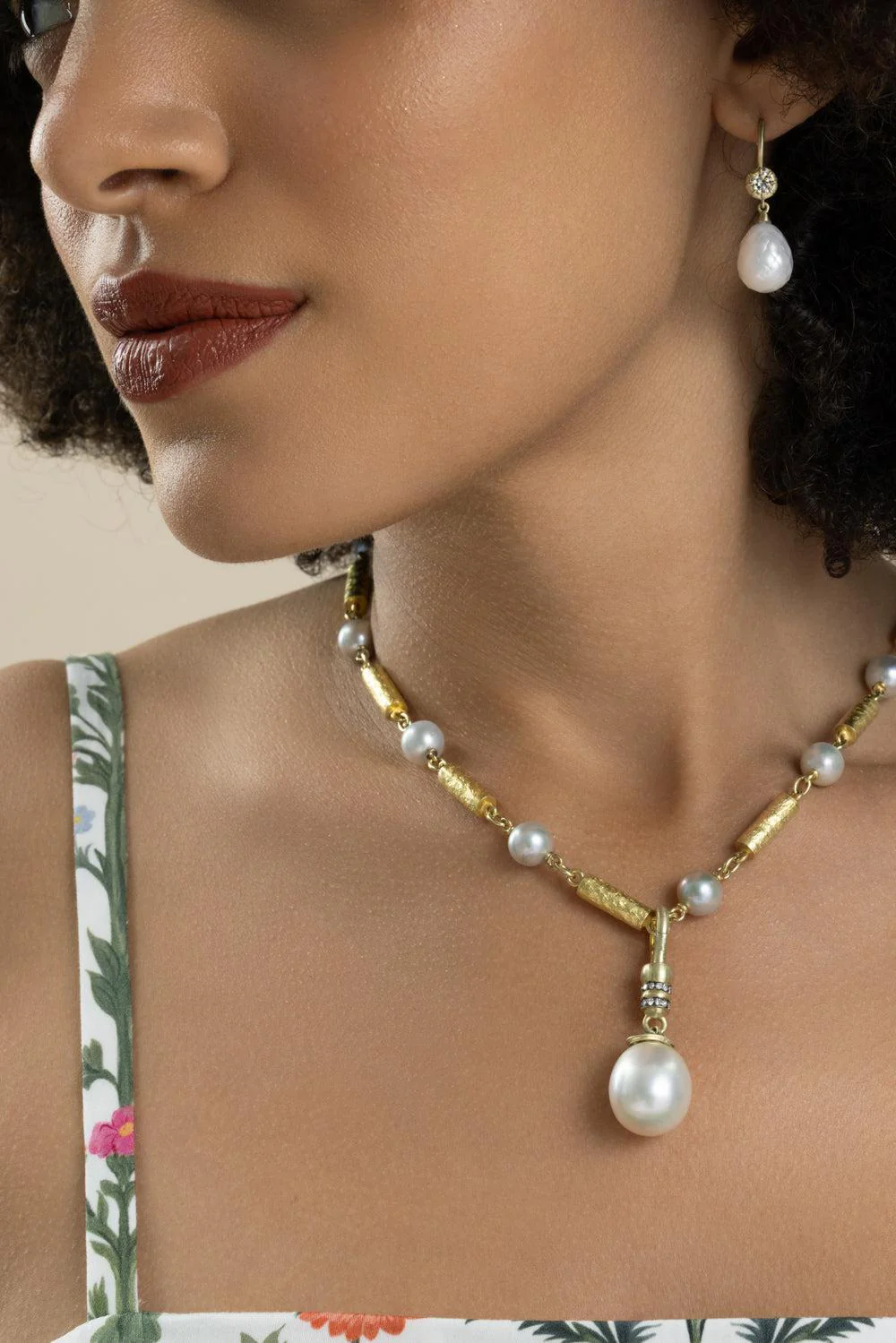 South Sea Pearl Neo Clasp Pendant - Image 4