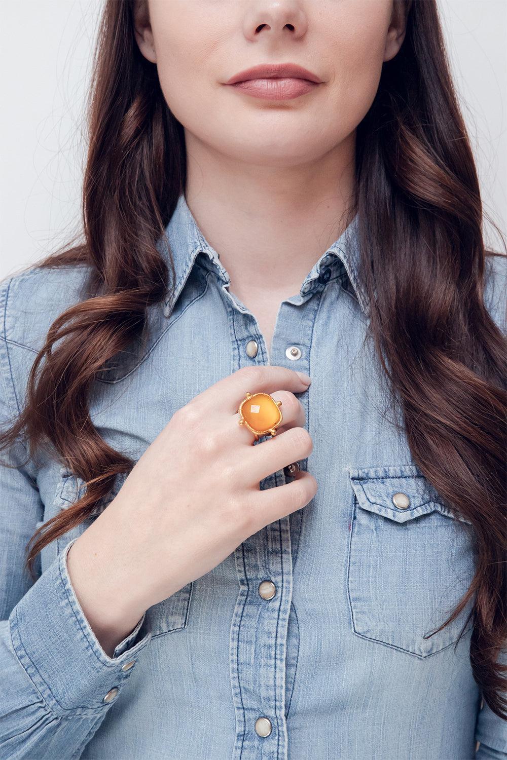 Yellow Onyx Coussin Ring - Image 2