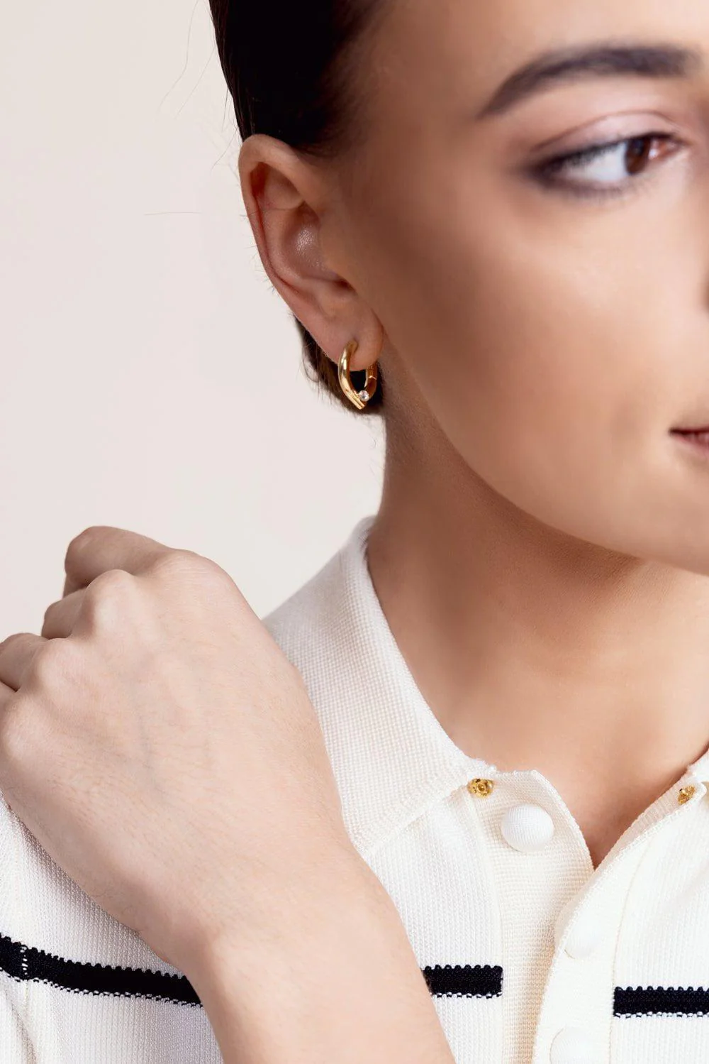 Mini Oera Diamond Earrings - Image 2