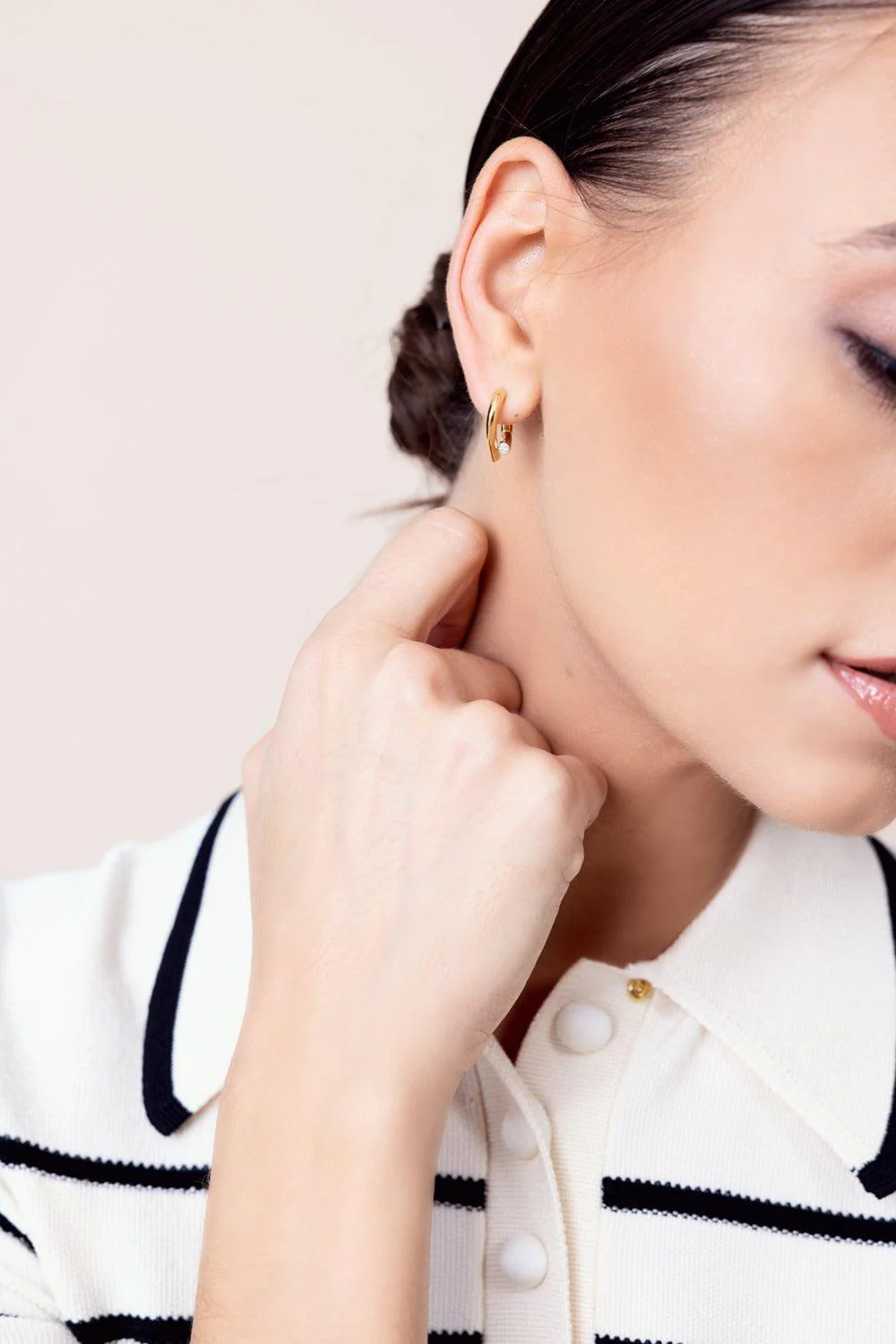 Mini Oera Diamond Earrings - Image 4