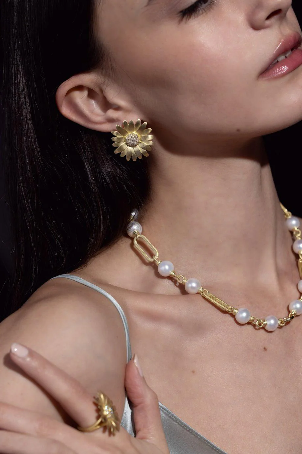 Daisy Diamond Earrings - Image 6
