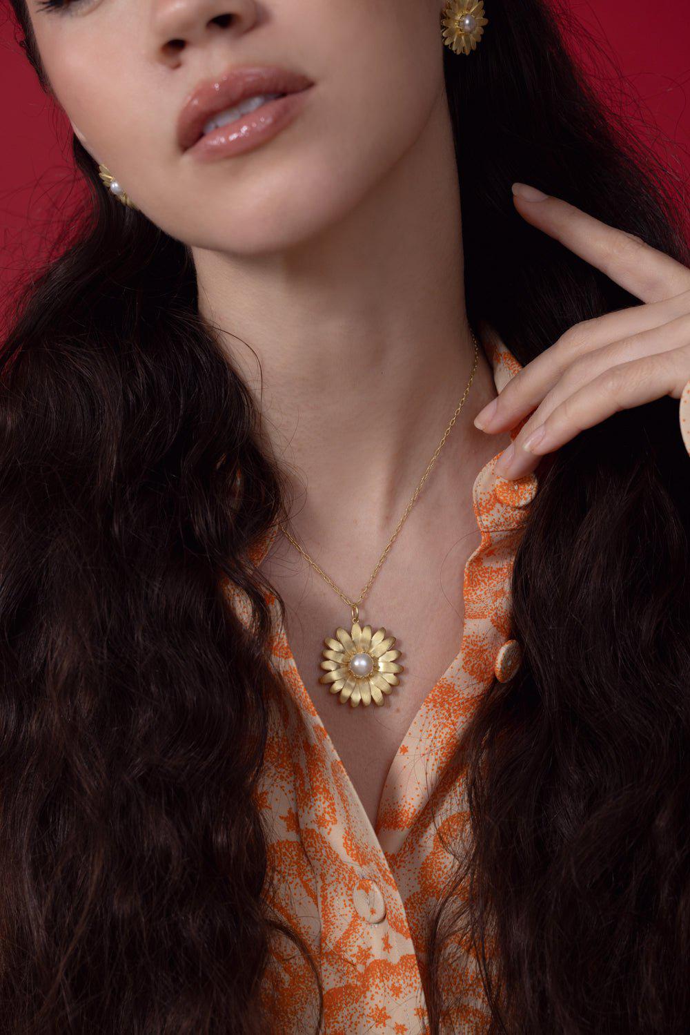 Daisy Pearl Large Charm - Image 2