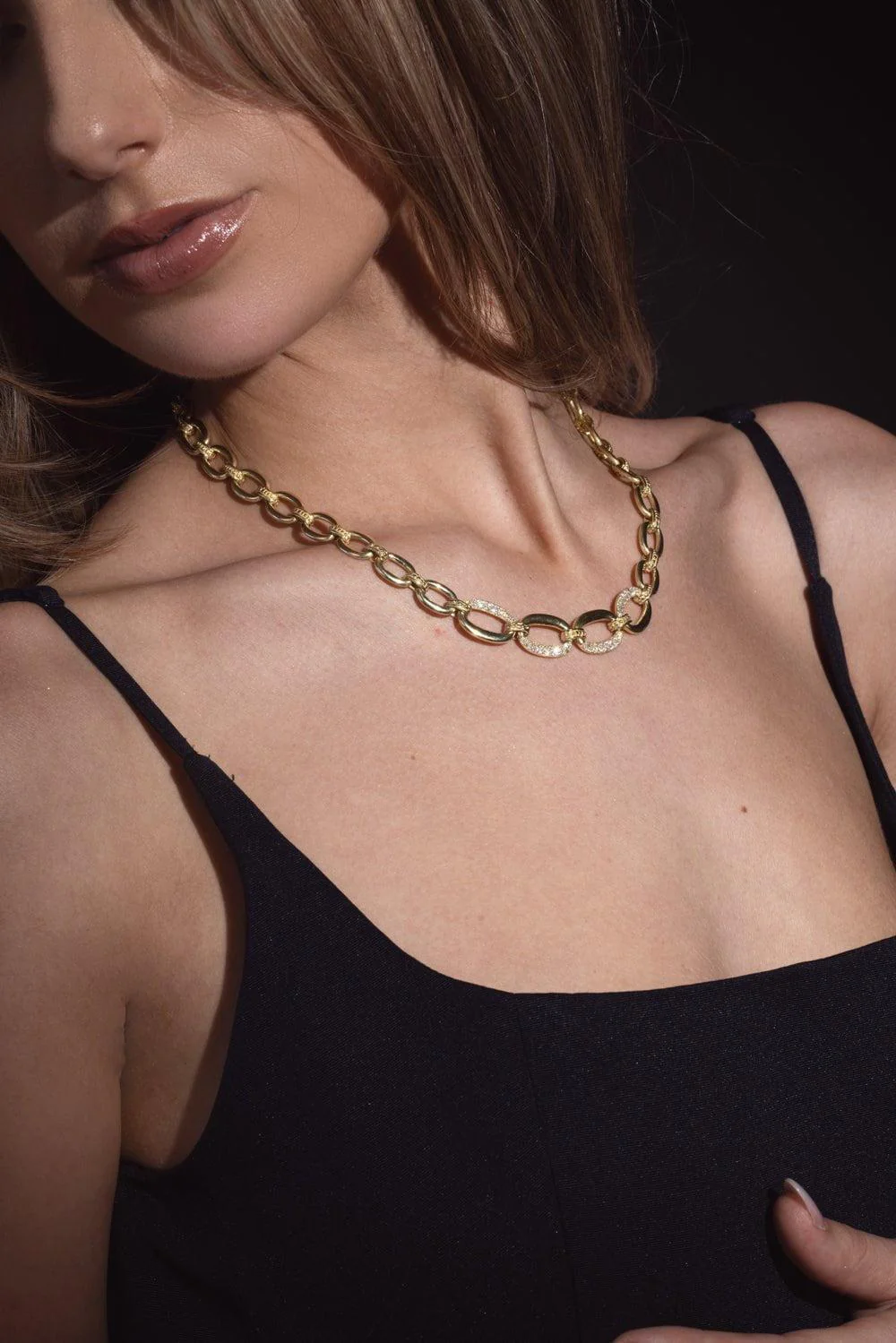 Modern Etruscan Diamond Oval Link Necklace - Image 2