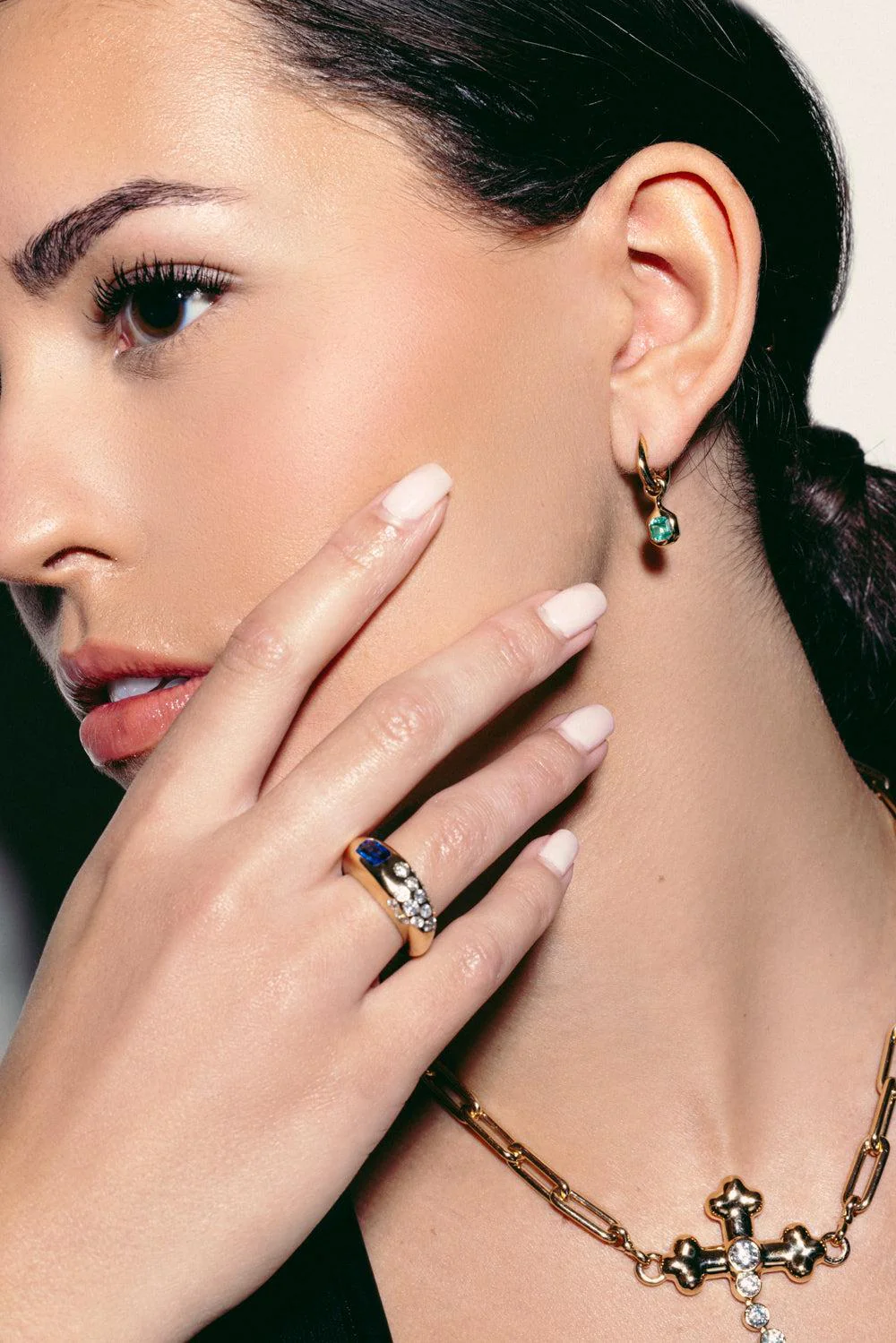 Emerald Carriage Huggie Earrings - Image 4