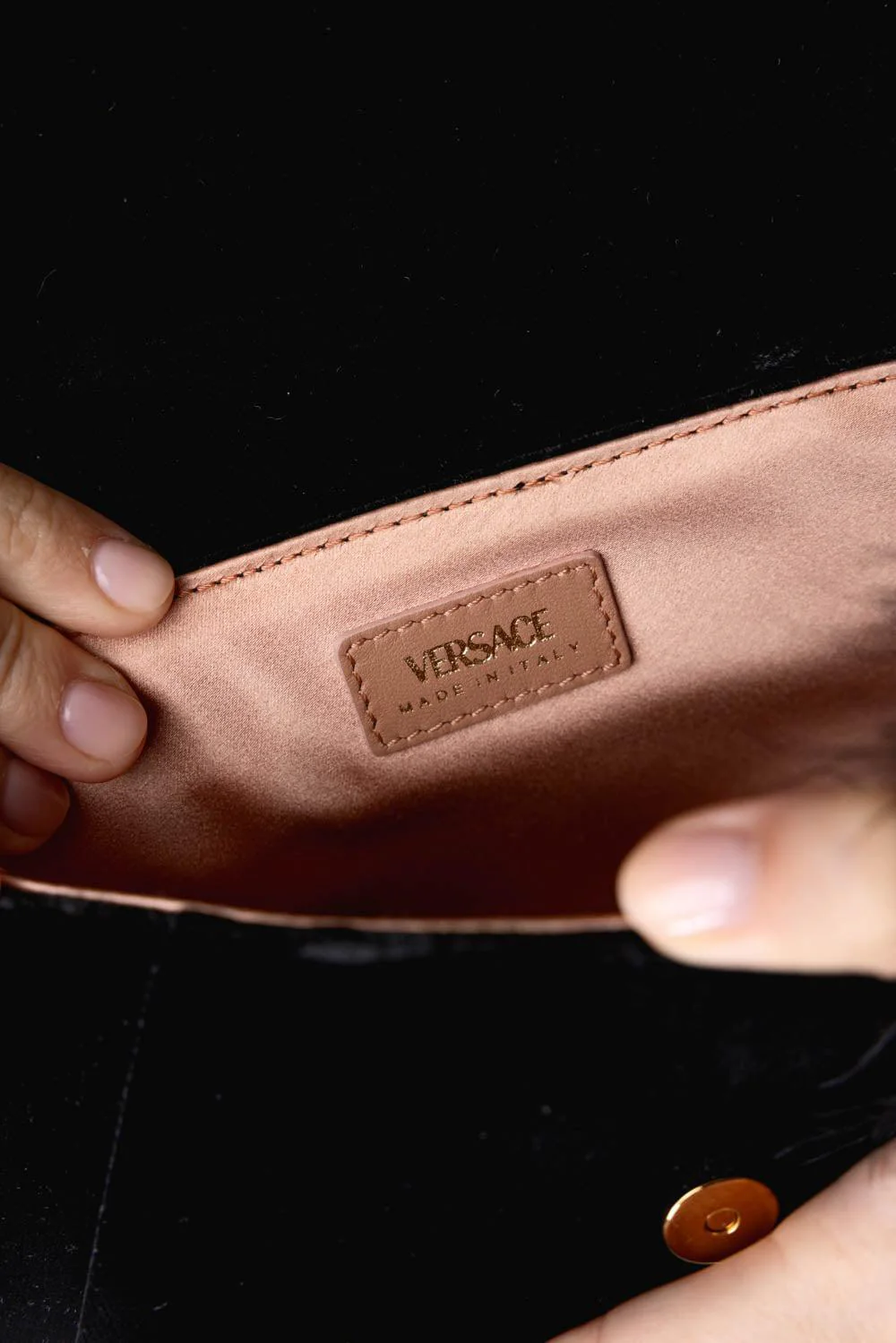 Logo Clutch - Image 4