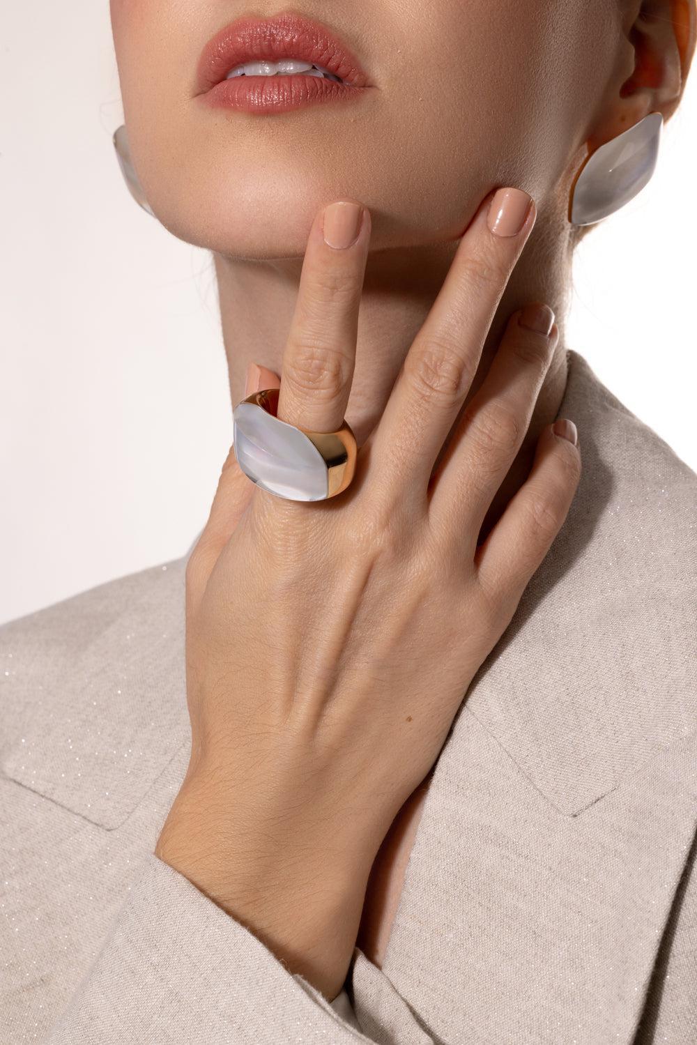 Rock Crystal Mother of Pearl Aladino Ring - Image 4