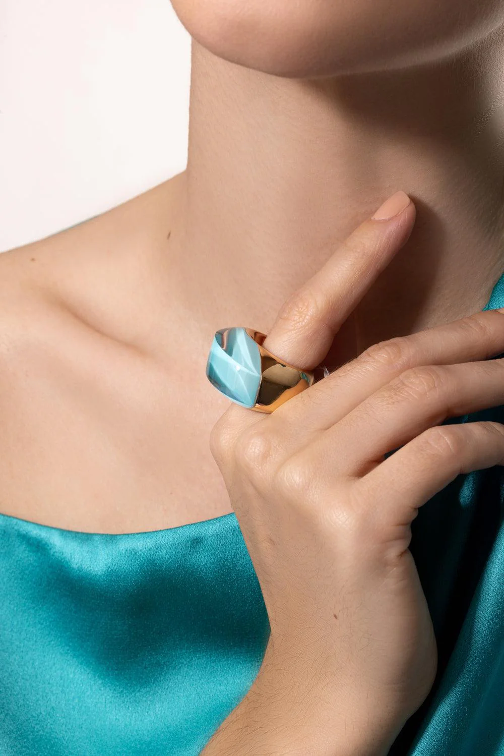 Rock Crystal Turquoise Aladino Ring - Image 4