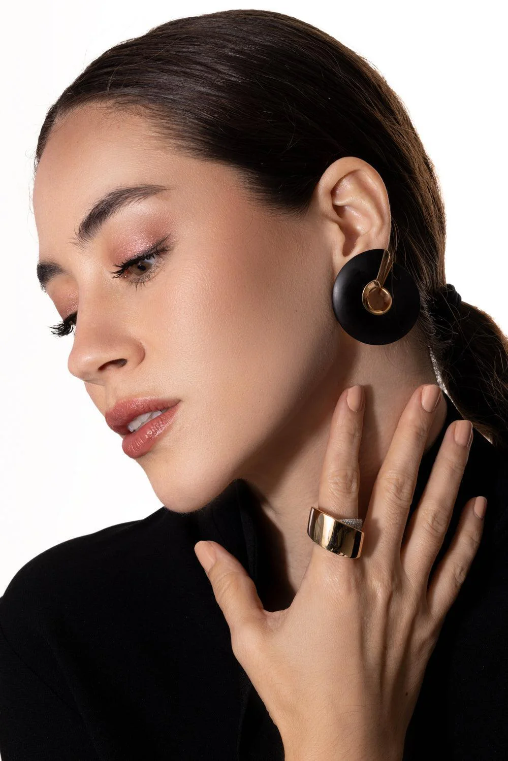 Verso Grande Jet Hoop Earrings - Image 4