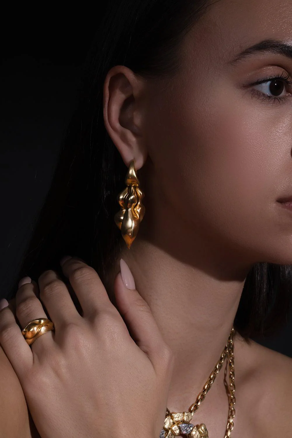 Caryn Drop Earrings - Image 3