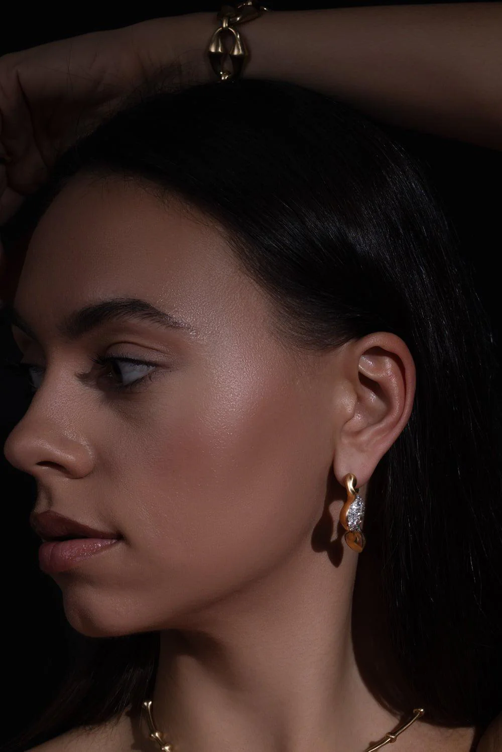 Caryn Hoop Earrings - Image 3