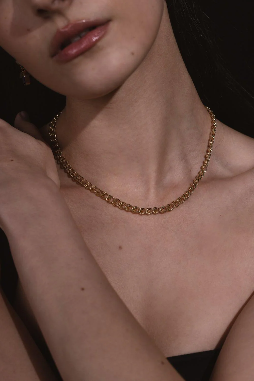 Huxley Coil Chain Necklace - Image 4