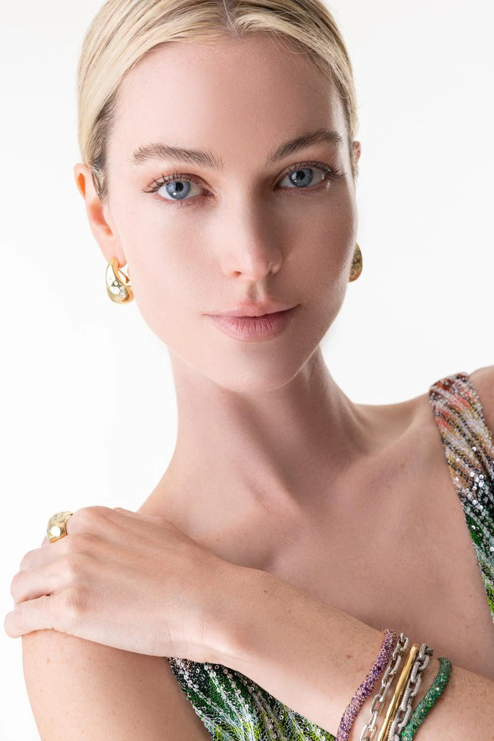 Julian Wide Wave Diamond Hoop Earrings - Image 4