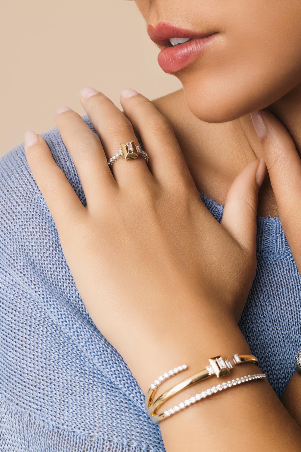 Diamond Baguette Center Golden Strada Ring - Image 2