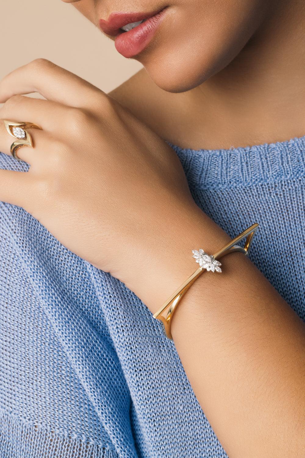 Diamond Golden Strada Bangle Bracelet - Image 3
