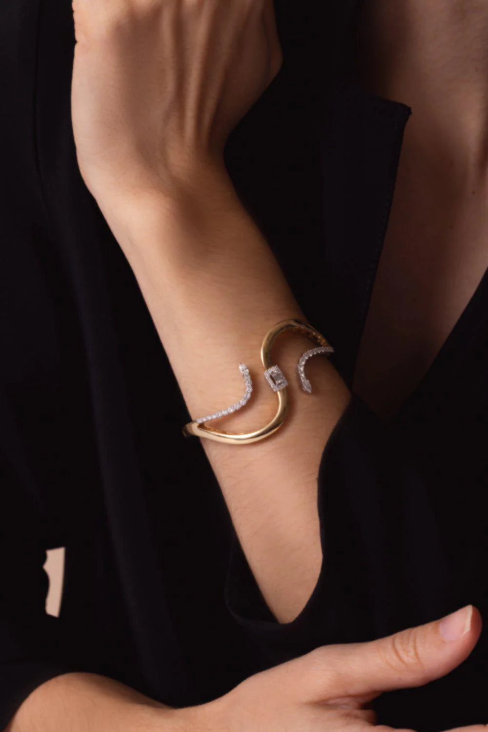 Golden Strada Bangle Bracelet - Image 3