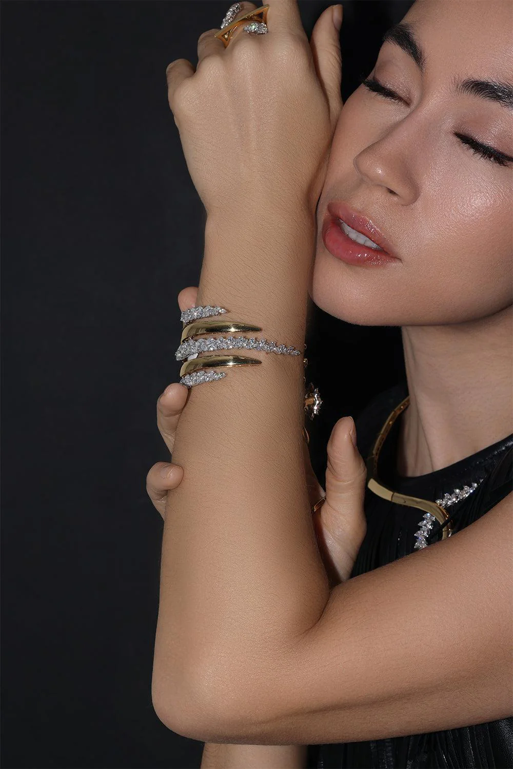 Golden Strada Diamond Bangle Bracelet - Image 4