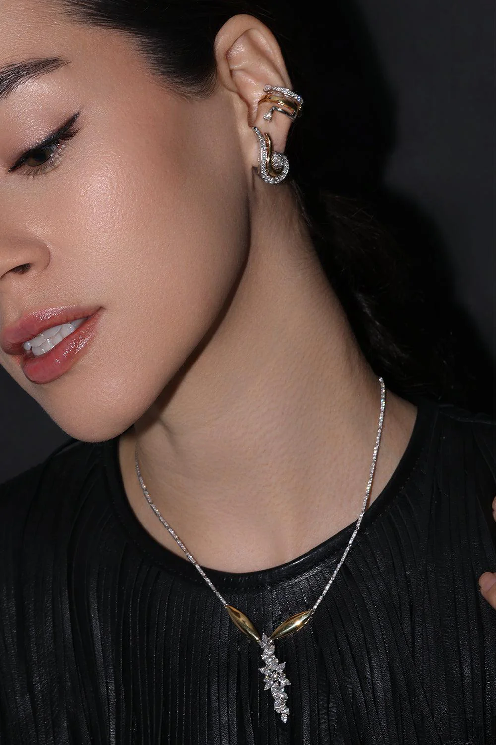 Golden Strada Diamond Ear Cuff - Image 3