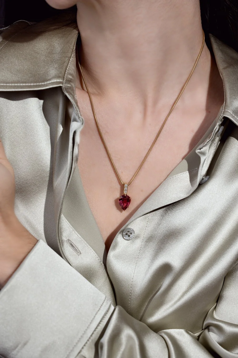 Arrow Pendant Necklace - Image 2