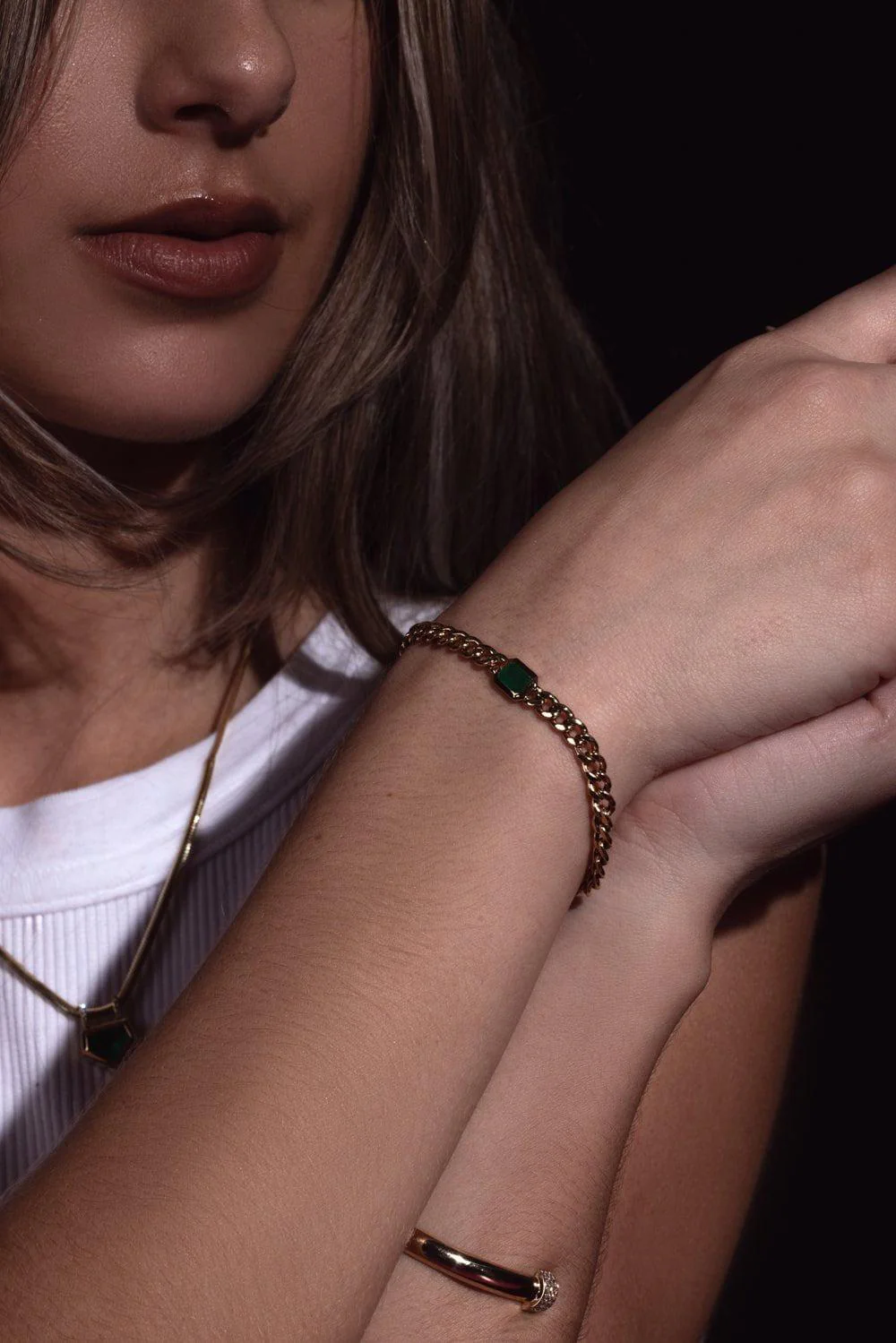 Emerald Curb Chain Bracelet - Image 4