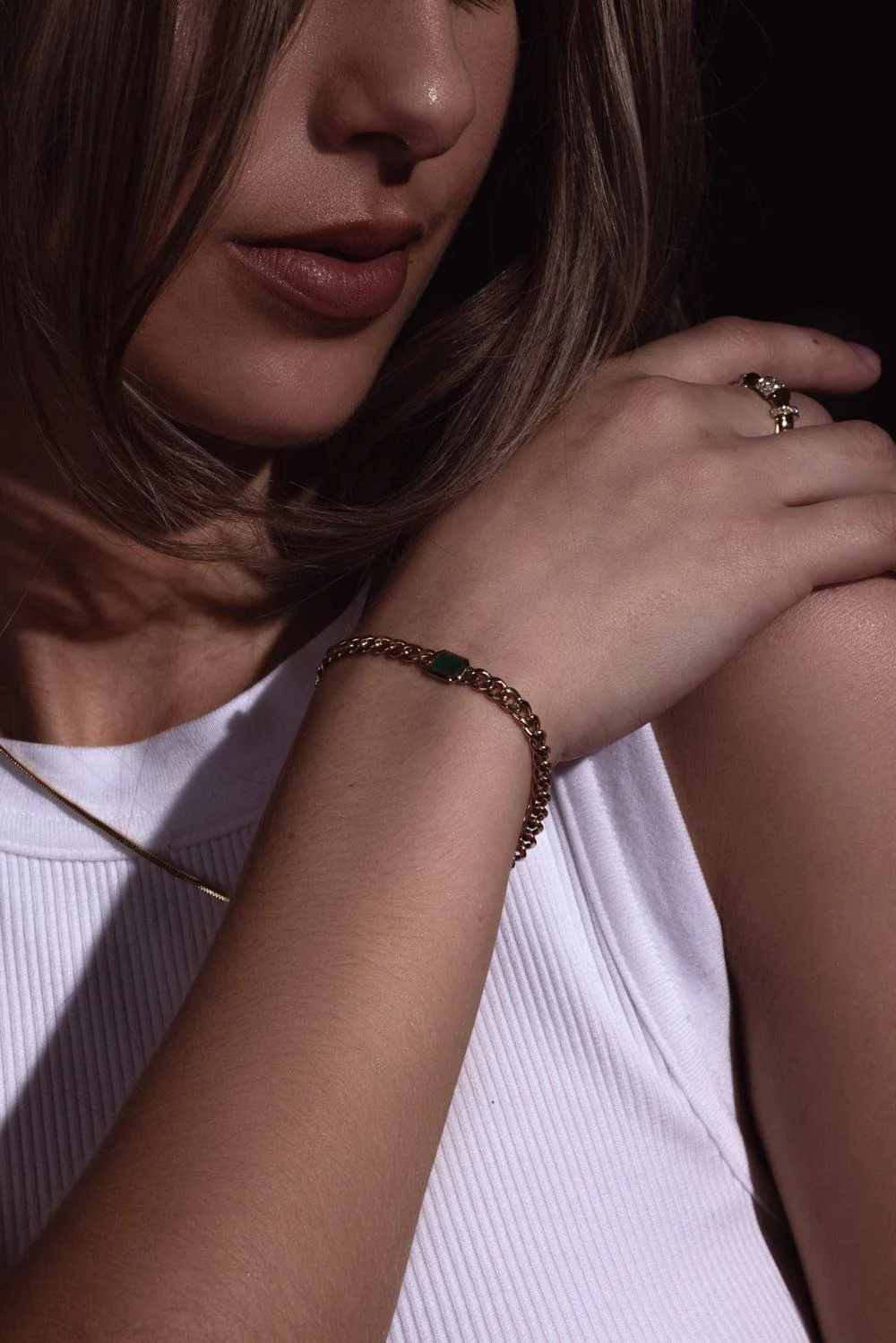 Emerald Curb Chain Bracelet - Image 5
