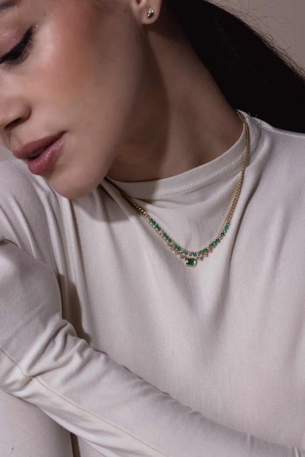 Emerald Graduating Bezel Necklace - Image 4