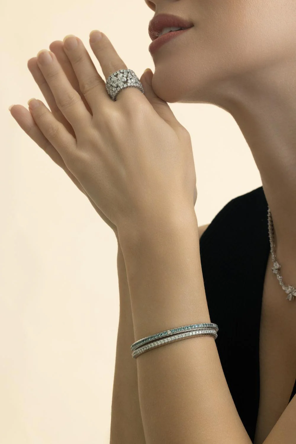 1 Row Blue Topaz Diamond Stretch Bracelet - Image 3