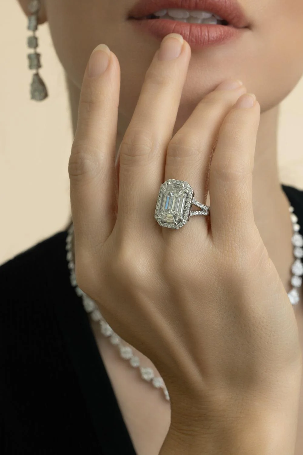 Diamond Illusion Portrait Ring - Image 2