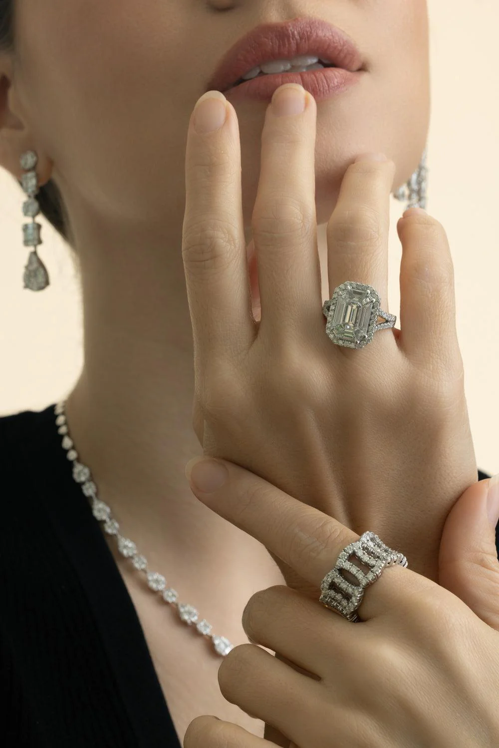 Diamond Illusion Portrait Ring - Image 3