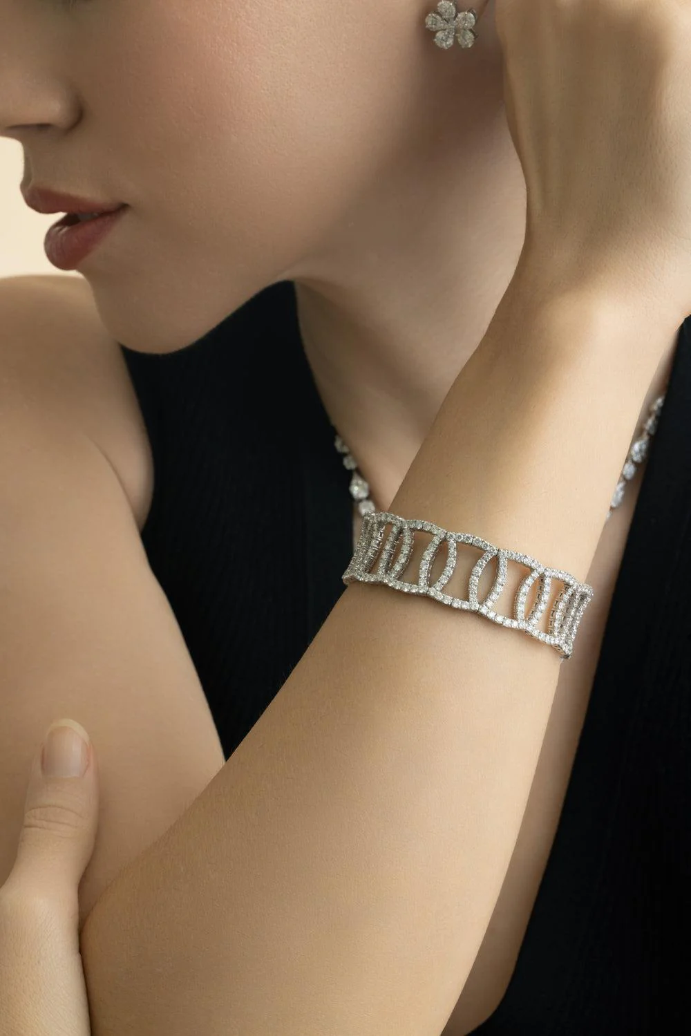Diamond Overlap Stretch Bracelet - Image 2